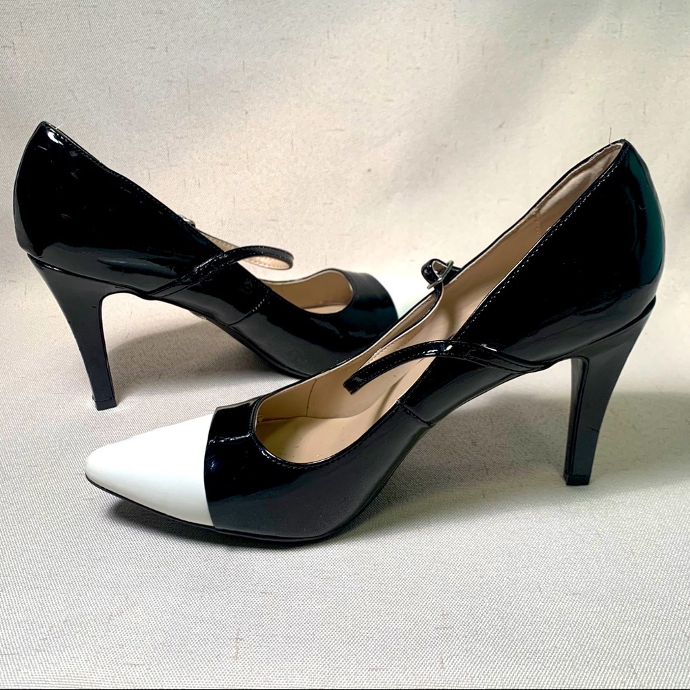 Dana Buchman Heels
